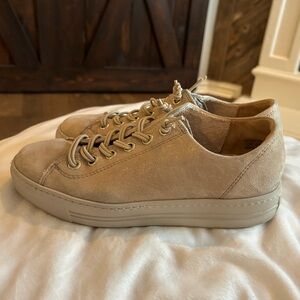 ❗️FINAL❗️Paul Green Tan and Gold Suede Sneakers Women’s 7